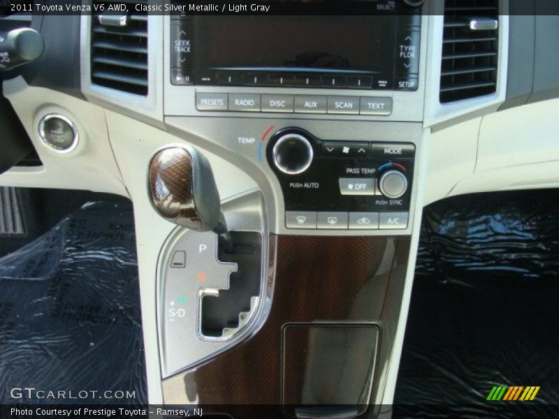 Classic Silver Metallic / Light Gray 2011 Toyota Venza V6 AWD