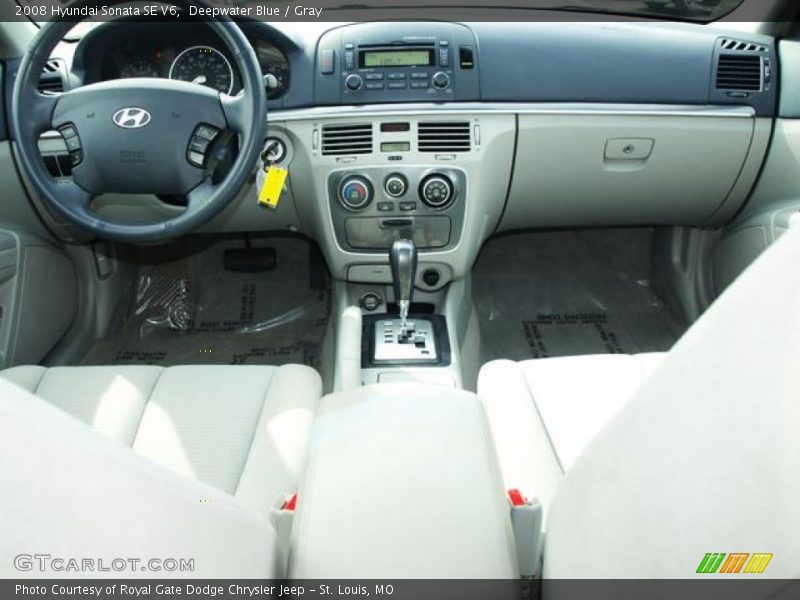 Dashboard of 2008 Sonata SE V6