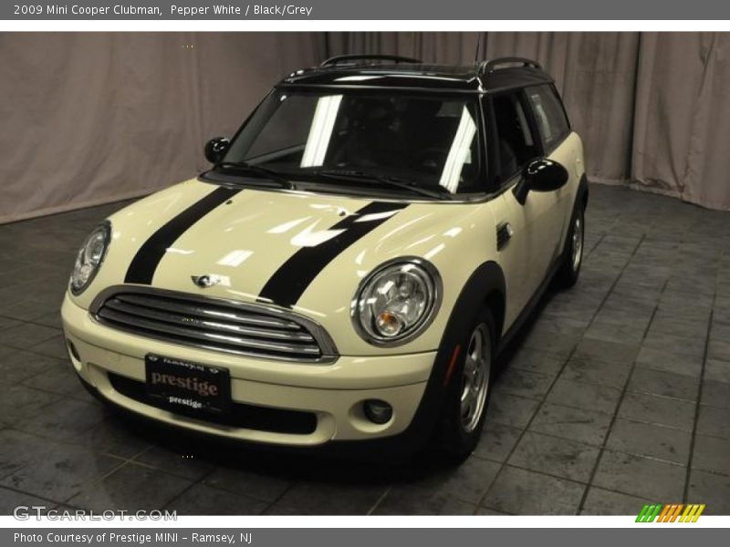 Pepper White / Black/Grey 2009 Mini Cooper Clubman