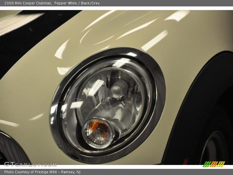 Pepper White / Black/Grey 2009 Mini Cooper Clubman