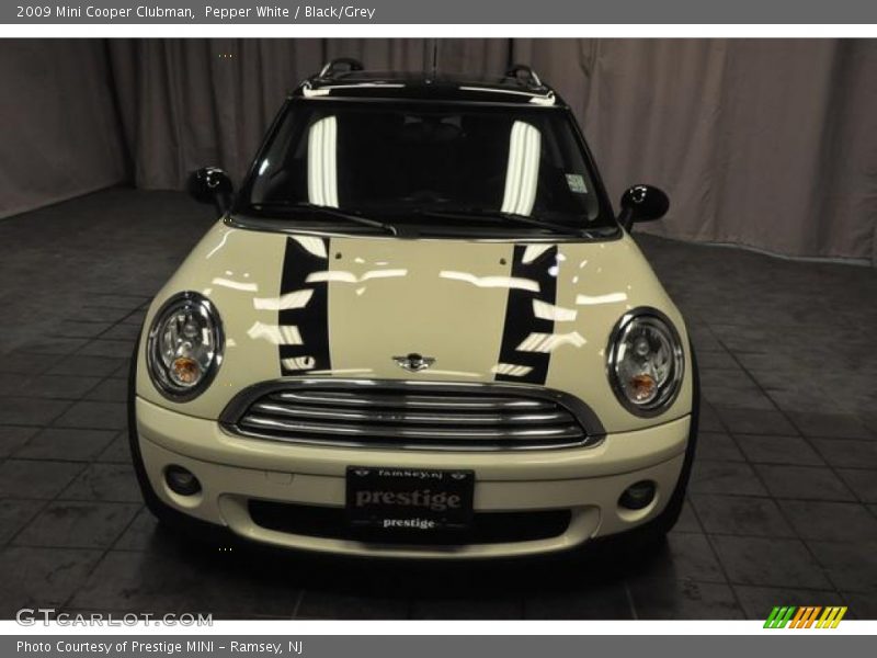 Pepper White / Black/Grey 2009 Mini Cooper Clubman