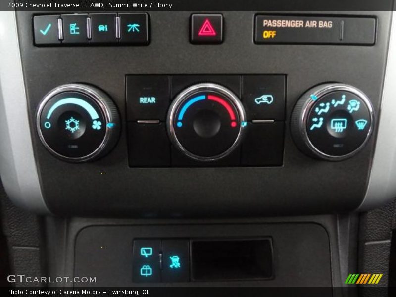 Summit White / Ebony 2009 Chevrolet Traverse LT AWD
