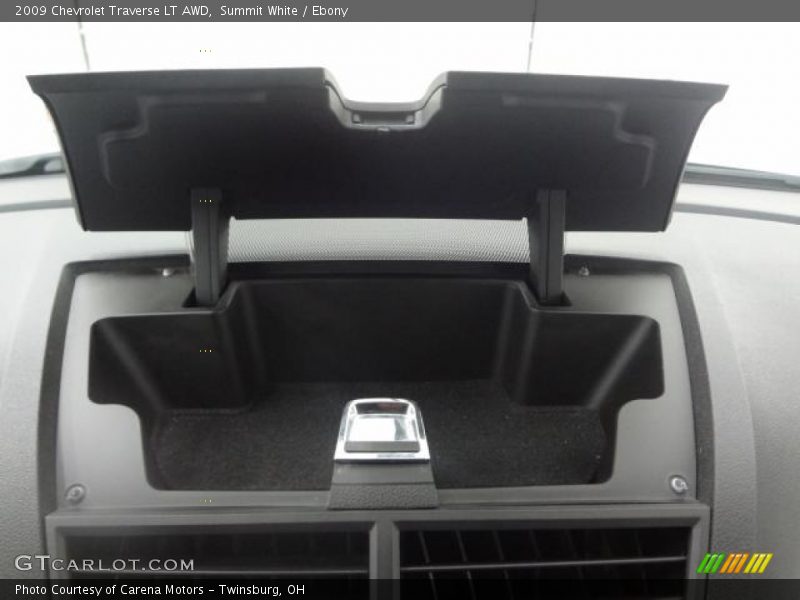 Summit White / Ebony 2009 Chevrolet Traverse LT AWD