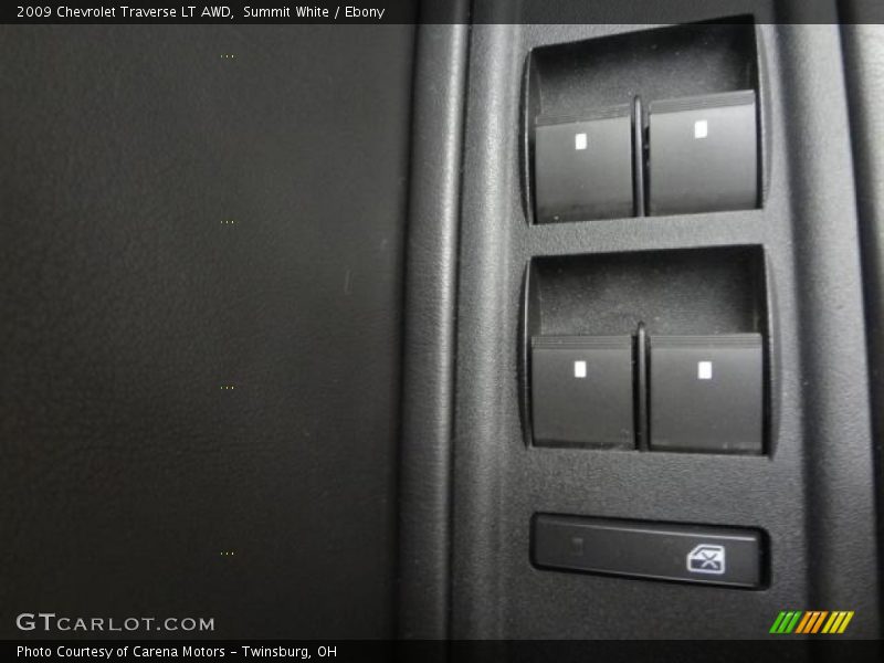 Summit White / Ebony 2009 Chevrolet Traverse LT AWD