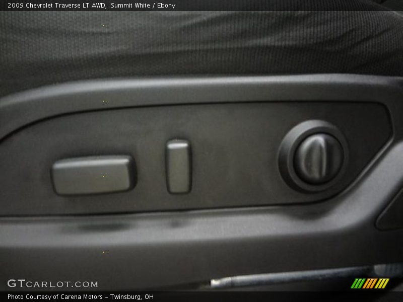 Summit White / Ebony 2009 Chevrolet Traverse LT AWD