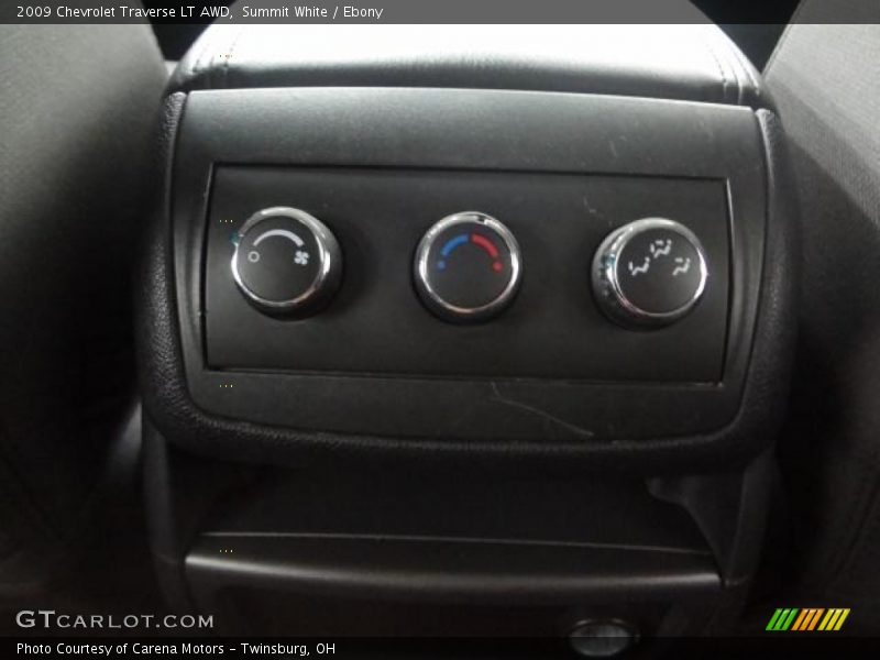 Summit White / Ebony 2009 Chevrolet Traverse LT AWD