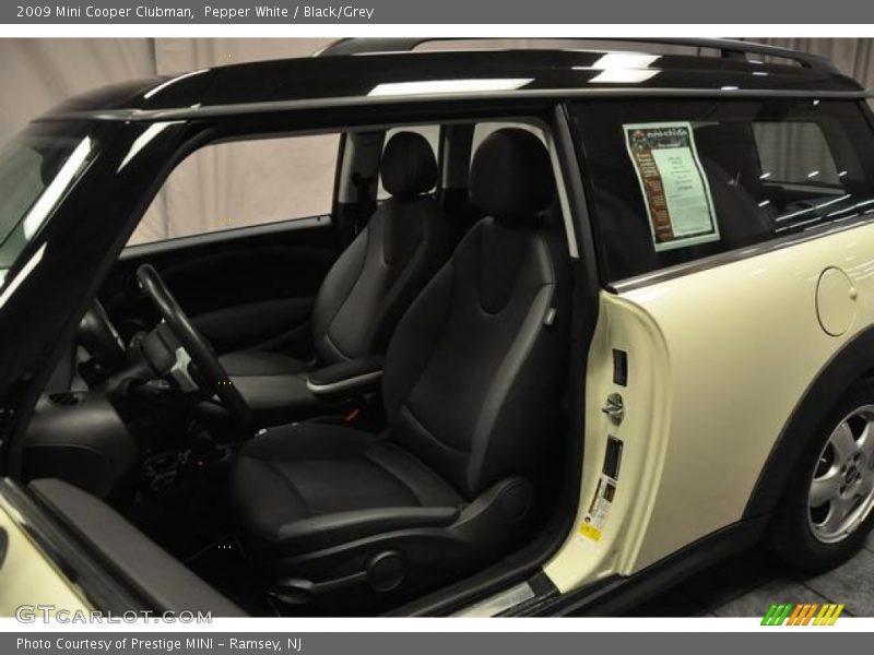 Pepper White / Black/Grey 2009 Mini Cooper Clubman