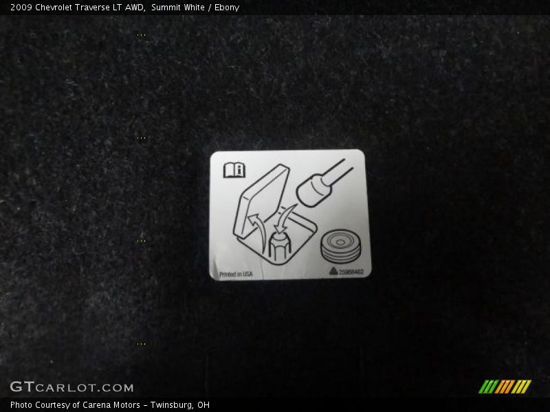 Summit White / Ebony 2009 Chevrolet Traverse LT AWD