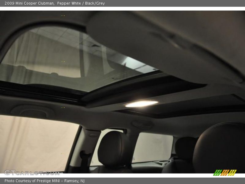 Pepper White / Black/Grey 2009 Mini Cooper Clubman