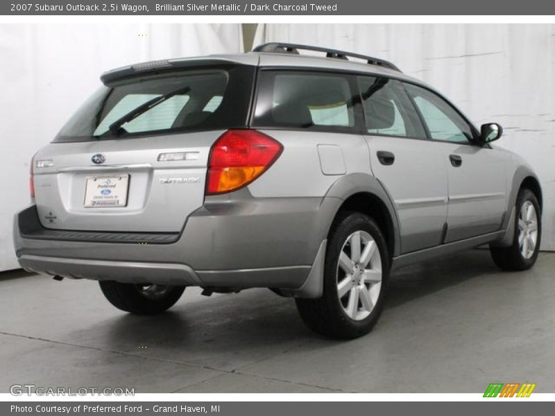 Brilliant Silver Metallic / Dark Charcoal Tweed 2007 Subaru Outback 2.5i Wagon