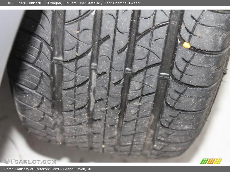 Brilliant Silver Metallic / Dark Charcoal Tweed 2007 Subaru Outback 2.5i Wagon