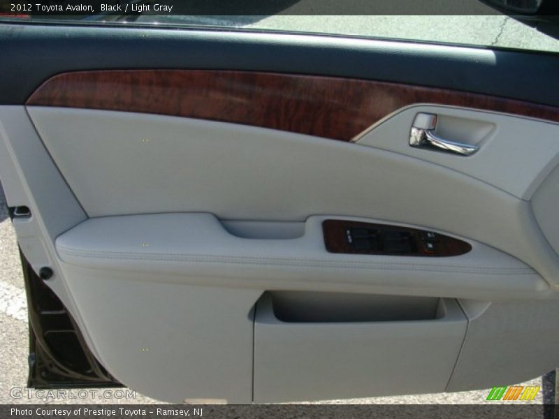 Black / Light Gray 2012 Toyota Avalon
