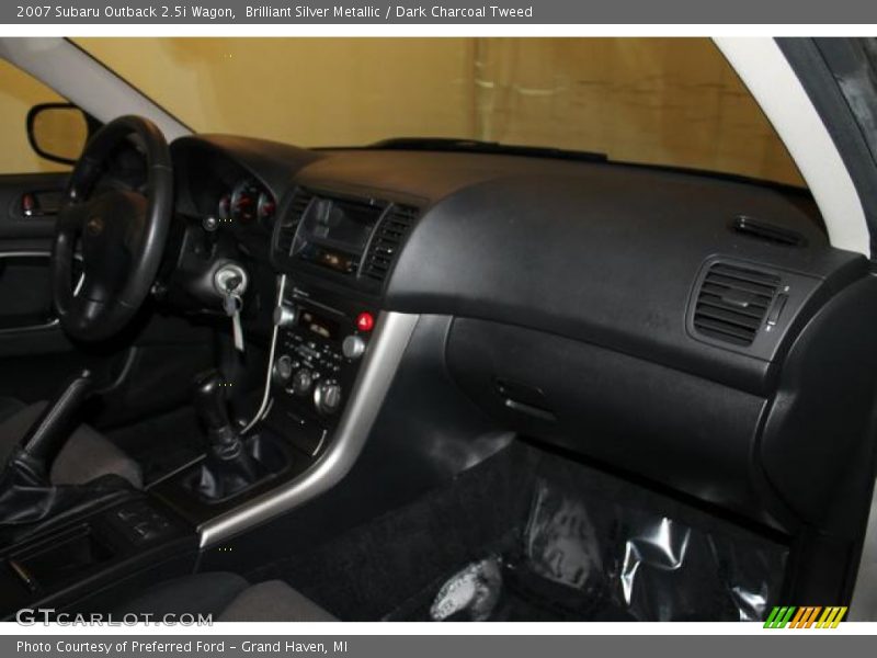 Brilliant Silver Metallic / Dark Charcoal Tweed 2007 Subaru Outback 2.5i Wagon