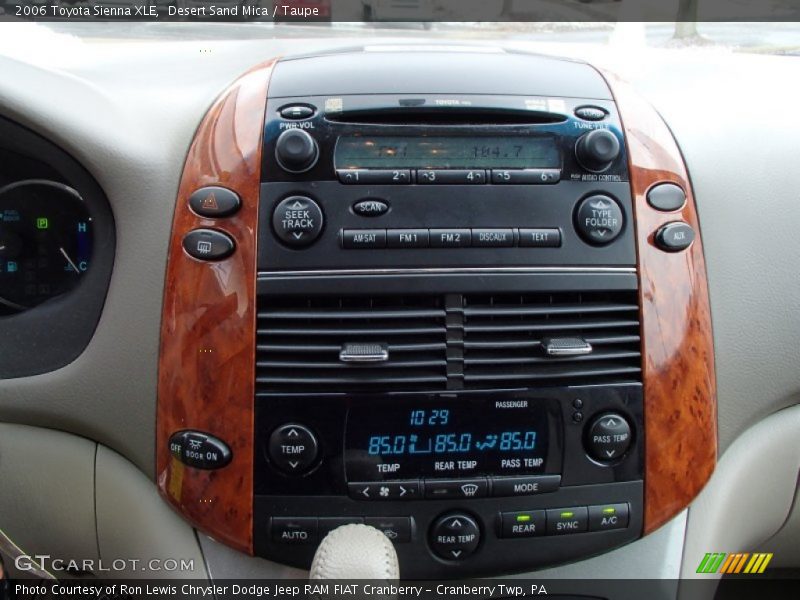Controls of 2006 Sienna XLE