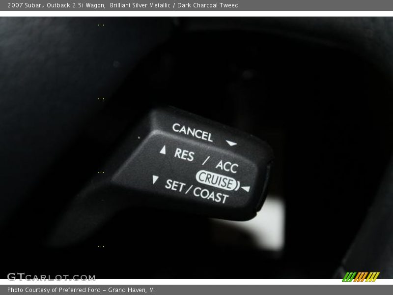 Brilliant Silver Metallic / Dark Charcoal Tweed 2007 Subaru Outback 2.5i Wagon
