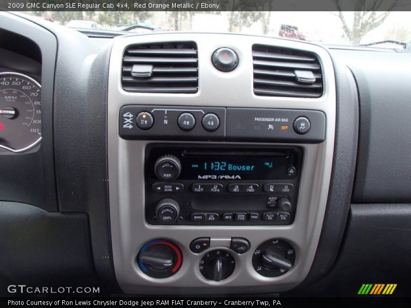 Controls of 2009 Canyon SLE Regular Cab 4x4