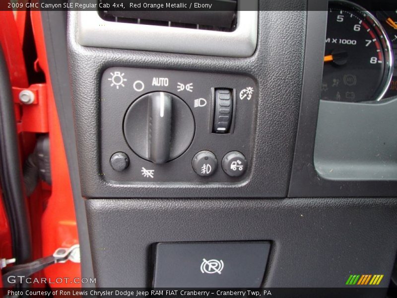 Controls of 2009 Canyon SLE Regular Cab 4x4