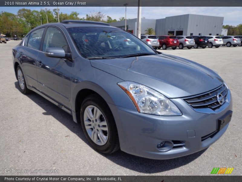 Front 3/4 View of 2010 Altima 2.5 S