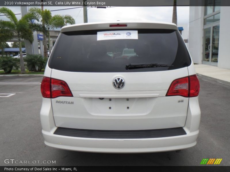 Calla Lilly White / Ceylon Beige 2010 Volkswagen Routan SE