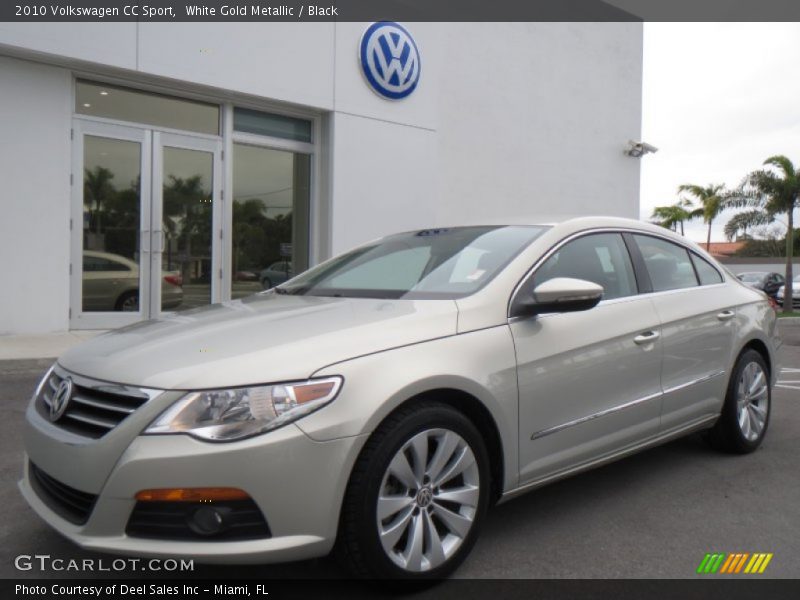 Front 3/4 View of 2010 CC Sport