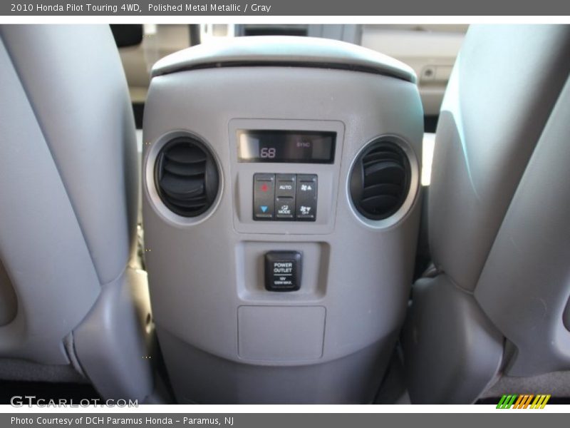 Controls of 2010 Pilot Touring 4WD