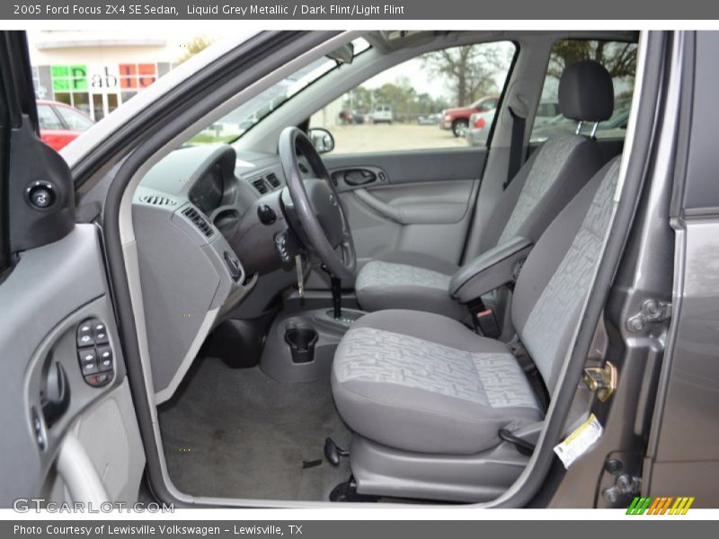  2005 Focus ZX4 SE Sedan Dark Flint/Light Flint Interior
