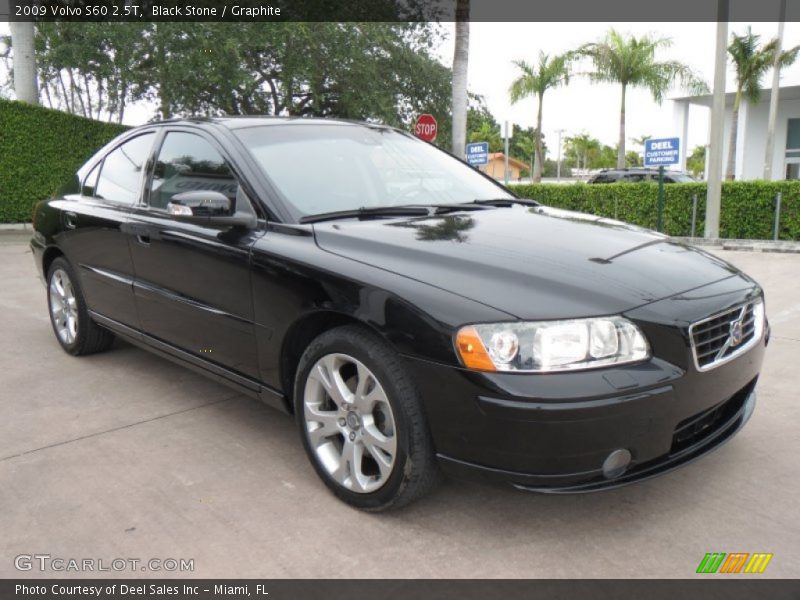 Front 3/4 View of 2009 S60 2.5T