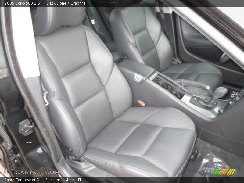 Front Seat of 2009 S60 2.5T