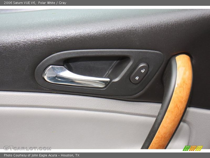 Polar White / Gray 2006 Saturn VUE V6