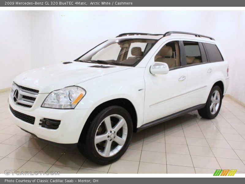 Front 3/4 View of 2009 GL 320 BlueTEC 4Matic