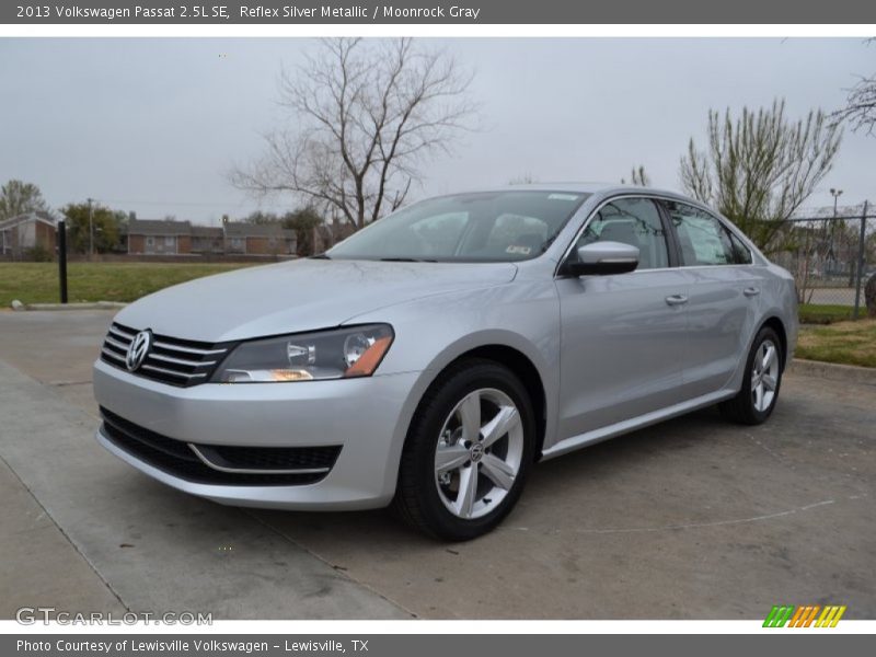 Reflex Silver Metallic / Moonrock Gray 2013 Volkswagen Passat 2.5L SE