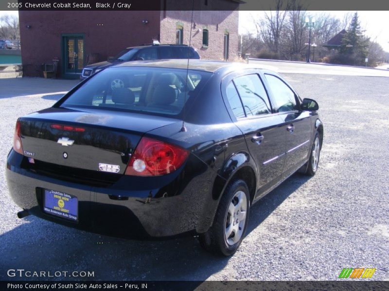 Black / Gray 2005 Chevrolet Cobalt Sedan