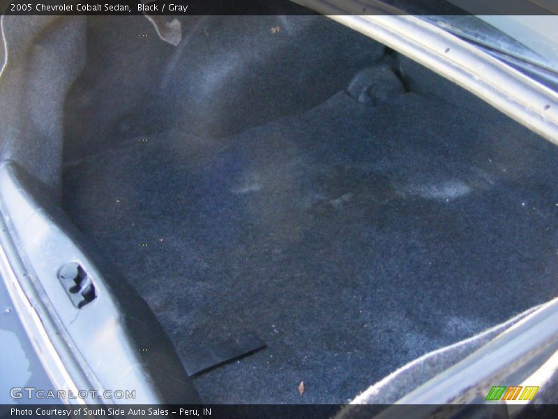 Black / Gray 2005 Chevrolet Cobalt Sedan