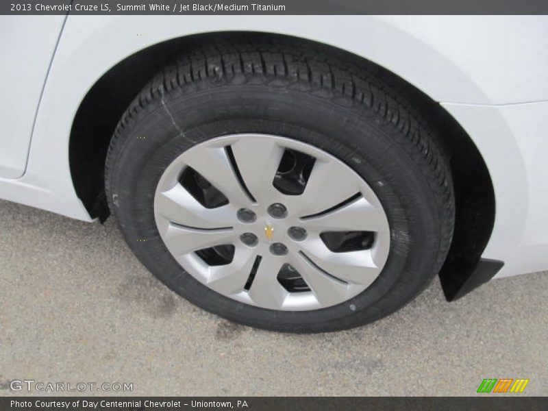 Summit White / Jet Black/Medium Titanium 2013 Chevrolet Cruze LS