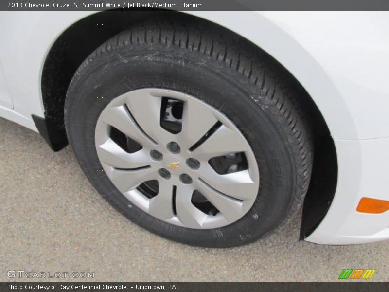 Summit White / Jet Black/Medium Titanium 2013 Chevrolet Cruze LS