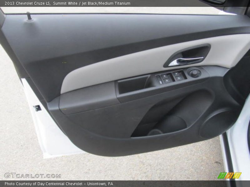 Summit White / Jet Black/Medium Titanium 2013 Chevrolet Cruze LS