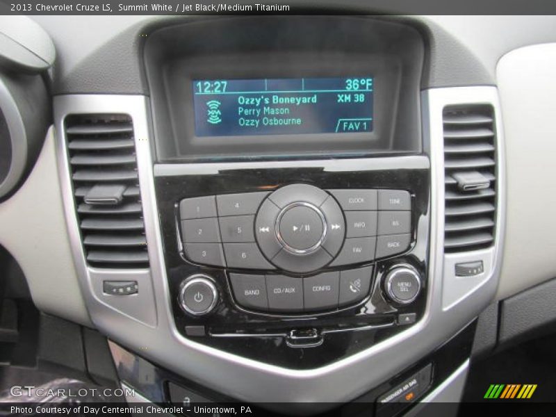 Summit White / Jet Black/Medium Titanium 2013 Chevrolet Cruze LS