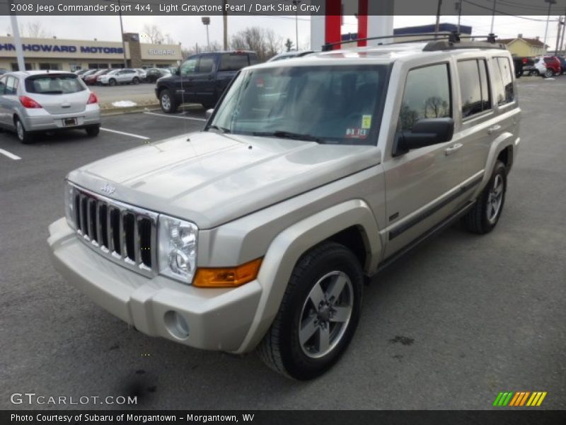 Front 3/4 View of 2008 Commander Sport 4x4