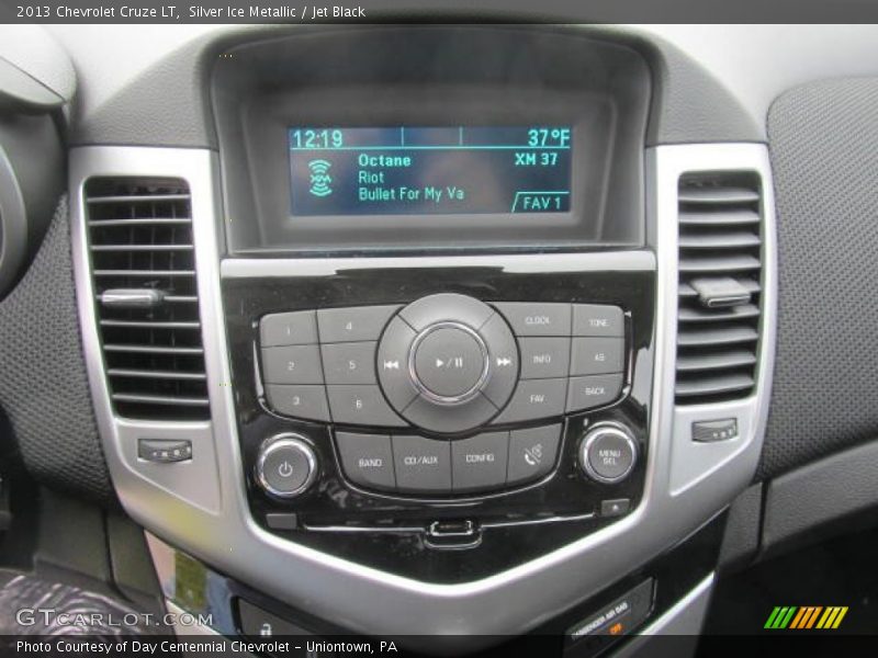 Silver Ice Metallic / Jet Black 2013 Chevrolet Cruze LT