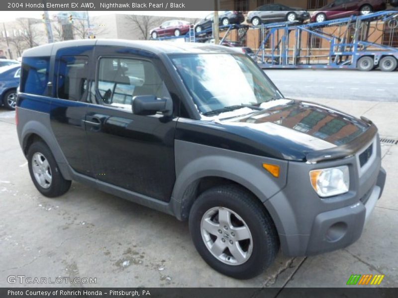 Front 3/4 View of 2004 Element EX AWD