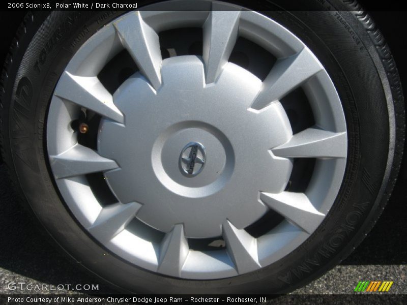Polar White / Dark Charcoal 2006 Scion xB