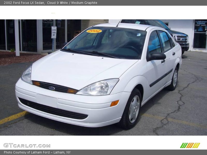 Cloud 9 White / Medium Graphite 2002 Ford Focus LX Sedan