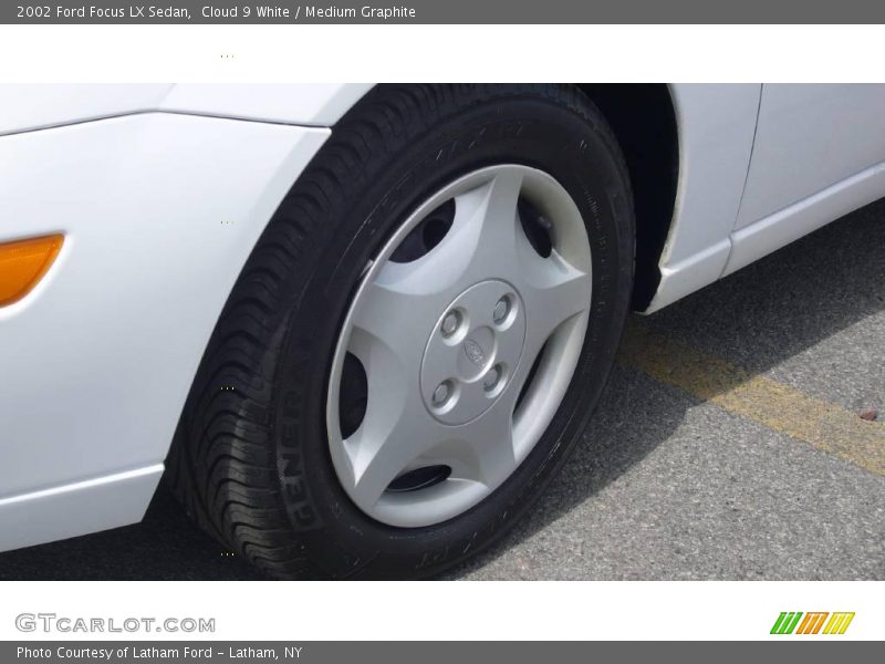 Cloud 9 White / Medium Graphite 2002 Ford Focus LX Sedan