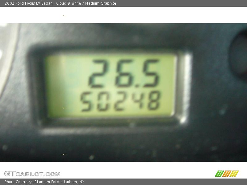 Cloud 9 White / Medium Graphite 2002 Ford Focus LX Sedan