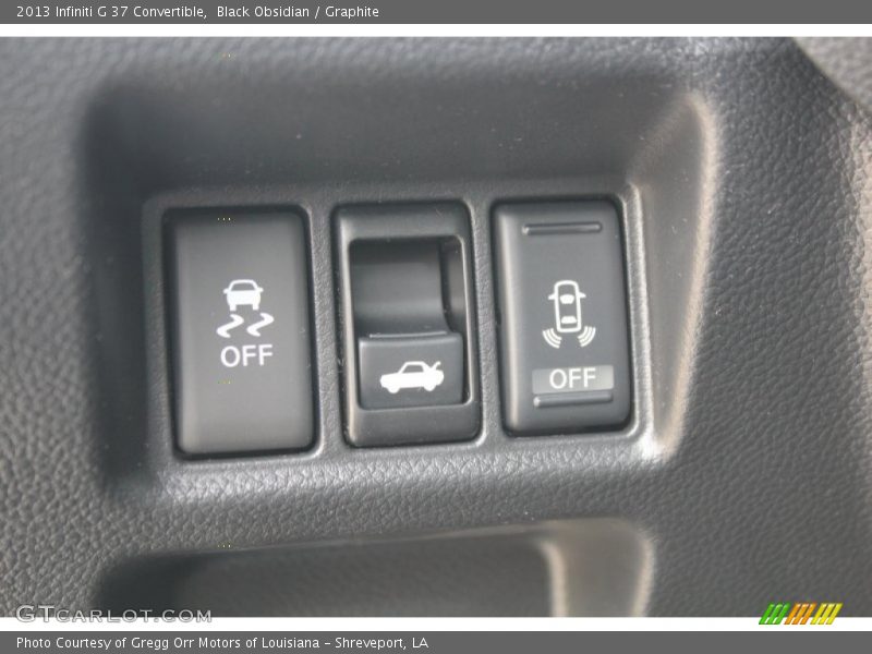 Controls of 2013 G 37 Convertible