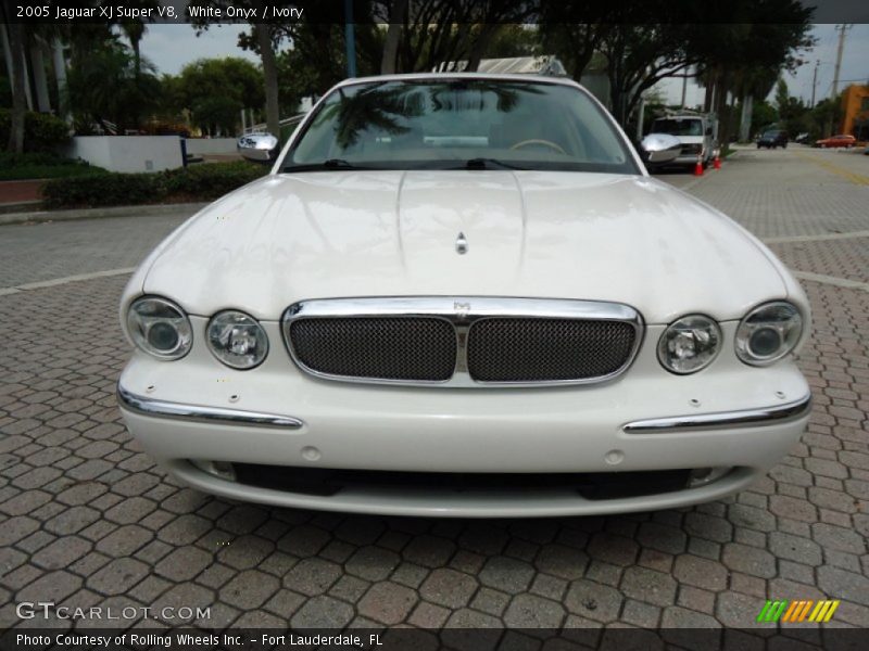  2005 XJ Super V8 White Onyx
