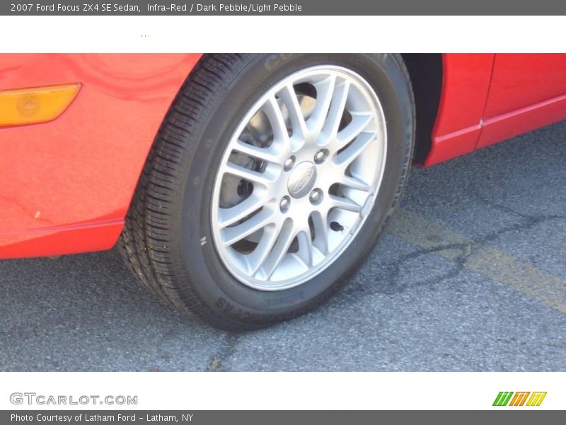 Infra-Red / Dark Pebble/Light Pebble 2007 Ford Focus ZX4 SE Sedan