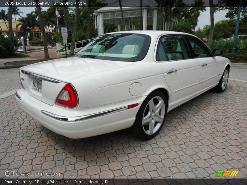  2005 XJ Super V8 White Onyx