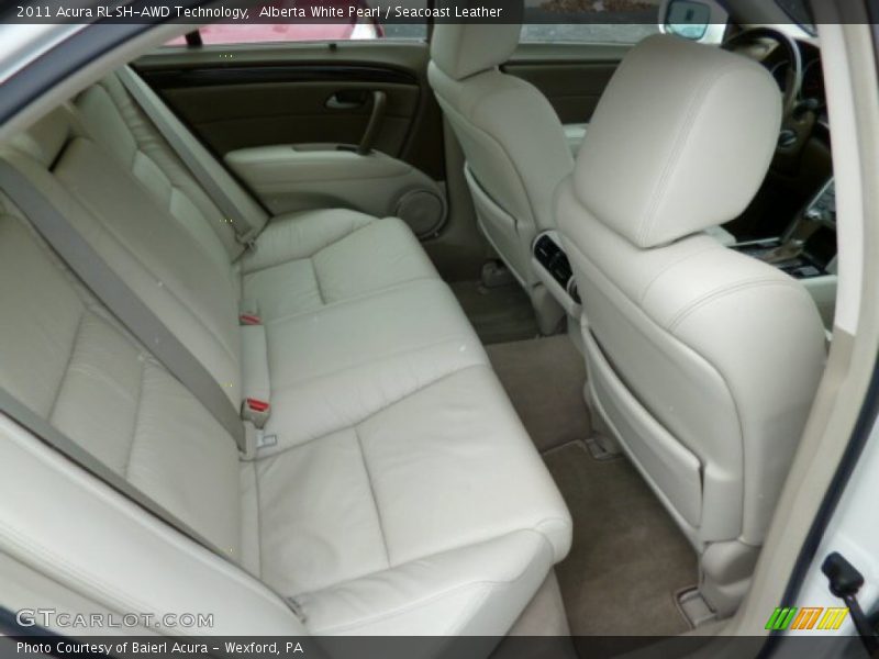 Rear Seat of 2011 RL SH-AWD Technology