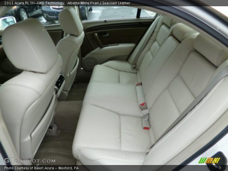 Rear Seat of 2011 RL SH-AWD Technology